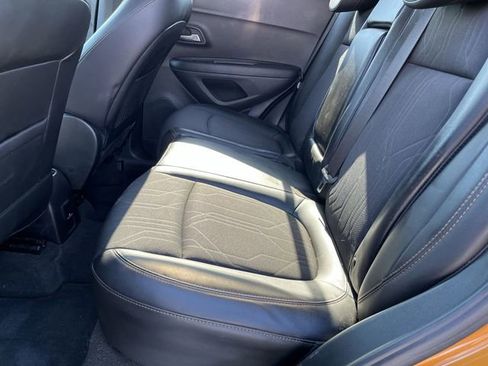 Used 2017 Chevrolet Trax LT w/ LT Convenience Package image 25