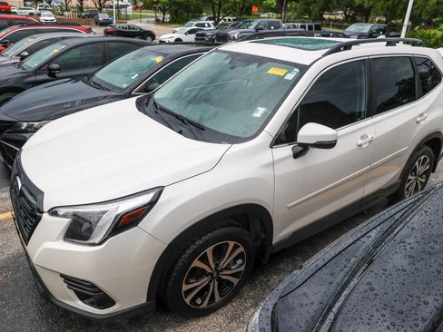 Used 2023 Subaru Forester Limited AWD/4WD image 3