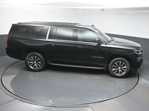 Used 2020 Chevrolet Suburban LT image 47