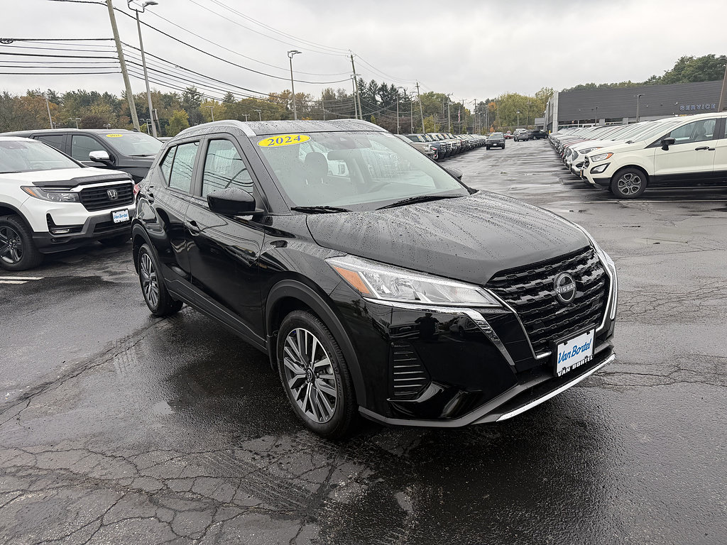 Used 2024 Nissan Kicks SV FWD image 8