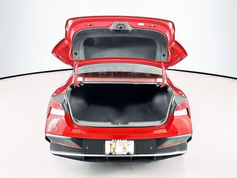 Used 2024 Hyundai Elantra Limited image 28