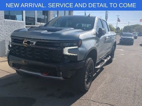 Used 2023 Chevrolet Silverado 1500 ZR2 w/ Technology Package AWD/4WD image 13