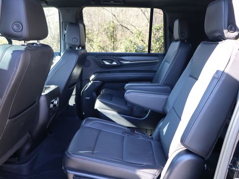 Used 2023 GMC Yukon XL Denali image 34