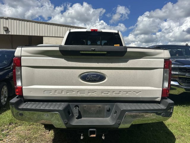 Used 2017 Ford F250 4x4 Crew Cab Super Duty image 4