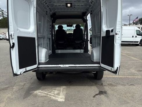 Used 2025 RAM ProMaster 2500 w/ Convenience Group image 13