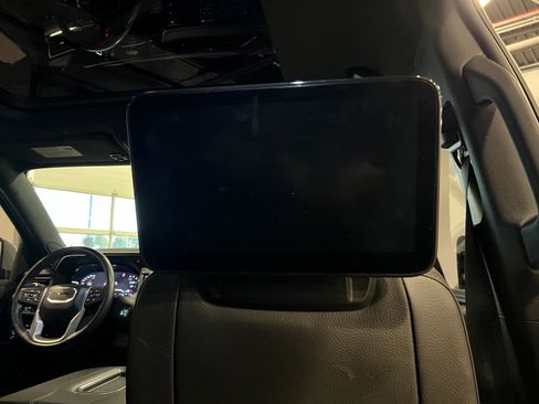 Used 2023 GMC Yukon Denali w/ Denali Reserve Package image 37