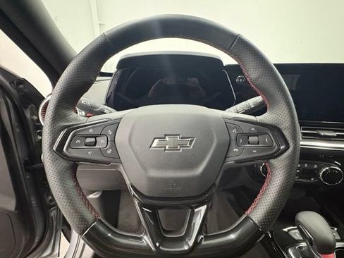 Used 2025 Chevrolet Trax RS w/ Driver Confidence Package FWD image 20