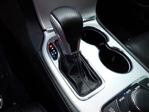 Used 2021 Jeep Grand Cherokee SRT image 21