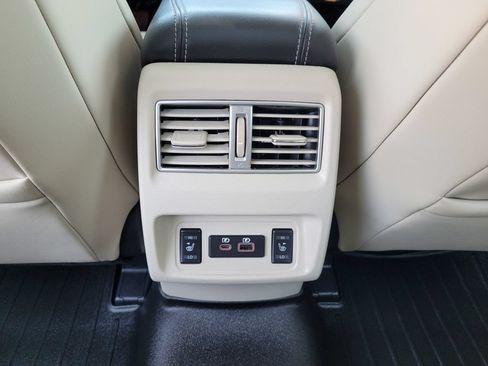 Used 2022 Nissan Maxima Platinum w/ Sport Mat Group FWD image 17