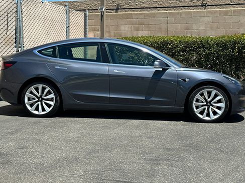 Used 2020 Tesla Model 3 Long Range AWD/4WD image 3