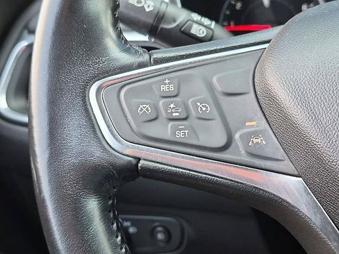 Used 2020 Chevrolet Equinox LT FWD image 17