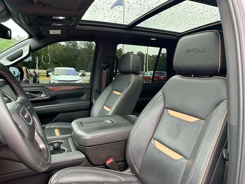 Used 2024 GMC Yukon AT4 w/ AT4 Premium Package AWD/4WD image 8