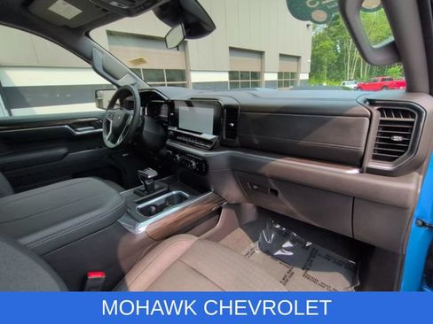 Certified 2025 Chevrolet Silverado 1500 LT Trail Boss w/ Convenience Package II AWD/4WD image 29