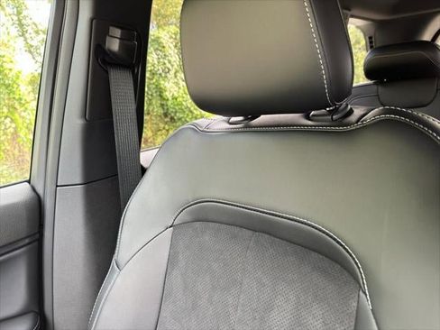 New 2025 Jeep Grand Cherokee Altitude image 37