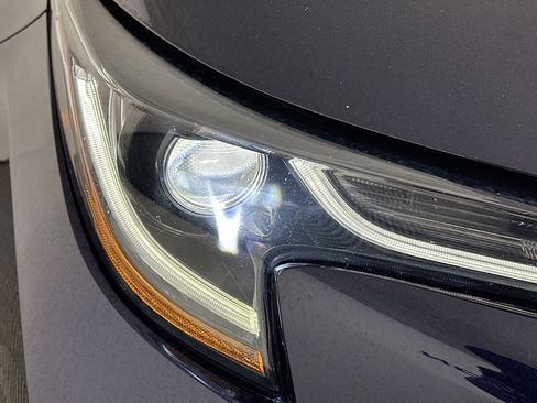 Used 2022 Toyota Corolla SE image 9