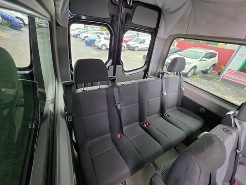 Used 2013 Mercedes-Benz Sprinter 2500 image 12