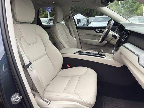 Used 2024 Volvo XC60 B5 Core w/ Protection Package Premier AWD/4WD image 18