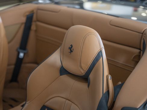 Used 2015 Ferrari California T image 32