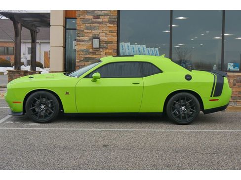 Used 2015 Dodge Challenger R/T Scat Pack w/ Leather Interior Group image 6