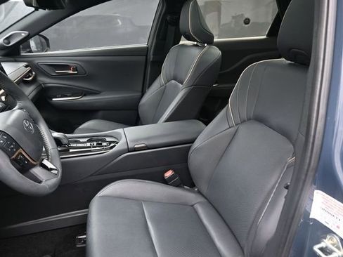 Certified 2025 Toyota Crown Signia w/ Advanced Technology Package image 31