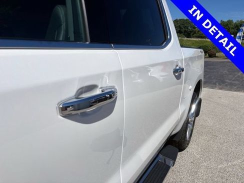 Used 2022 Chevrolet Silverado 1500 LTZ AWD/4WD image 39