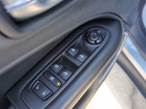 Used 2019 Jeep Compass Latitude w/ Popular Equipment Group image 15