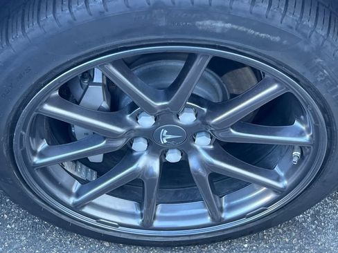 Used 2018 Tesla Model 3 Long Range RWD image 15