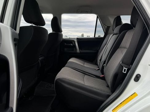 Used 2018 Toyota 4Runner SR5 AWD/4WD image 26