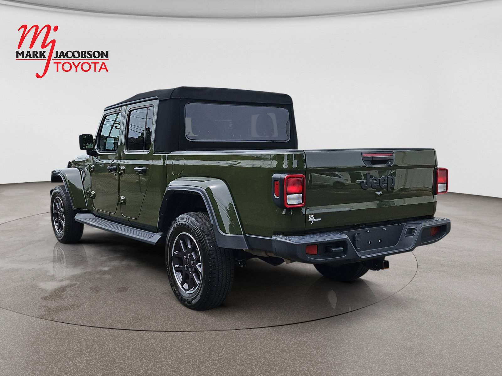Used 2023 Jeep Gladiator Sport AWD/4WD image 16