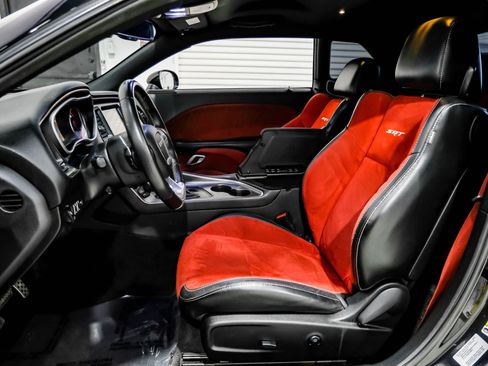 Used 2016 Dodge Challenger SRT image 15