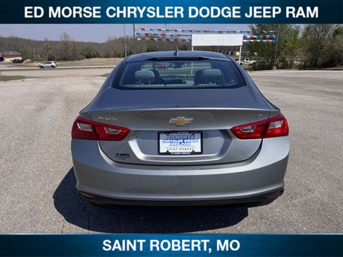 Used 2025 Chevrolet Malibu LT image 3