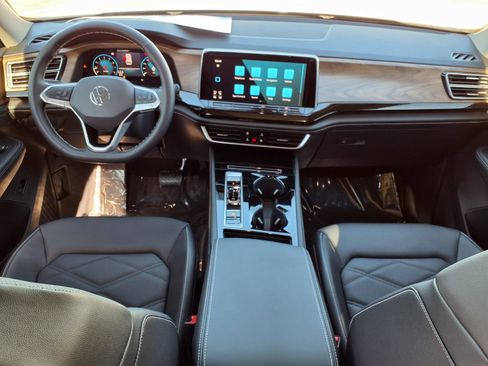 New 2026 Volkswagen Atlas SE FWD image 11