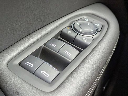 New 2025 Cadillac XT6 Luxury image 24