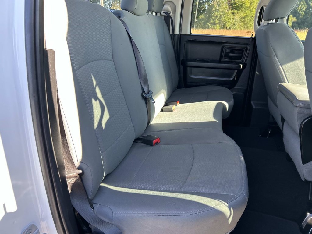 Used 2015 RAM 1500 Express RWD image 26