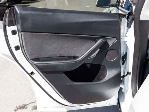 Used 2023 Tesla Model Y Long Range image 14