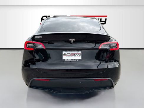 Used 2024 Tesla Model Y Long Range AWD/4WD image 6