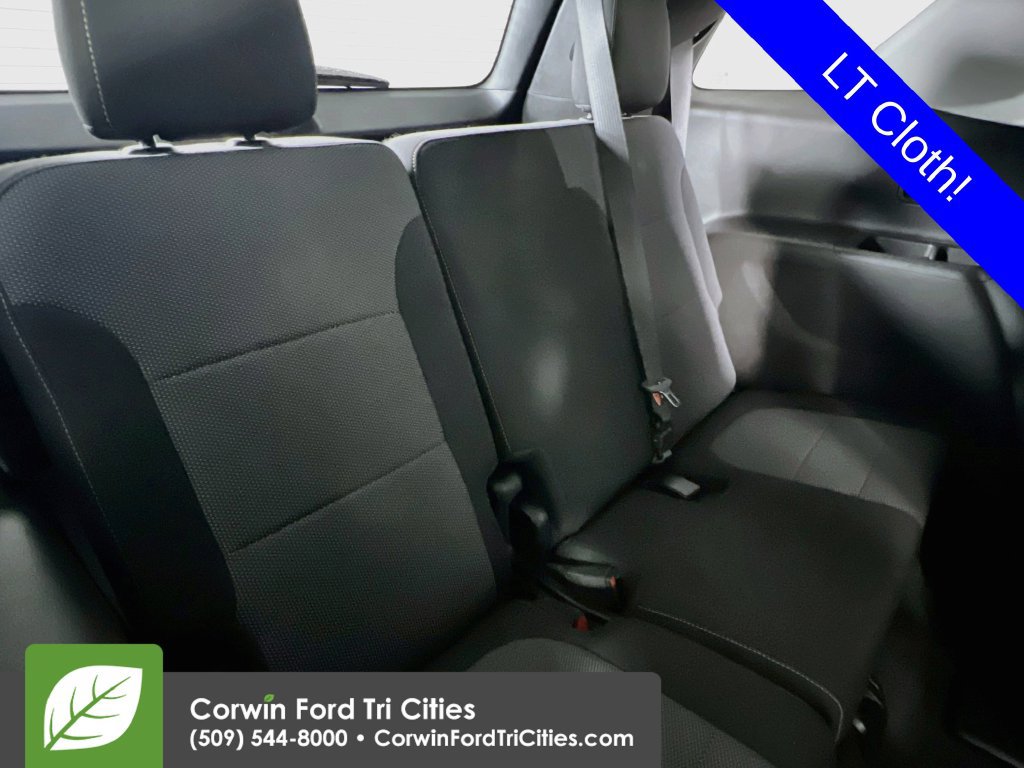 Used 2021 Chevrolet Traverse LT FWD image 16