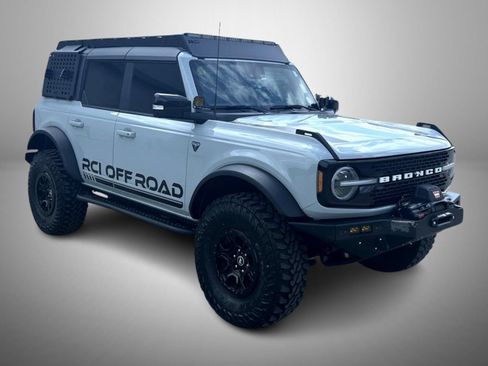 Used 2021 Ford Bronco First Edition AWD/4WD image 3
