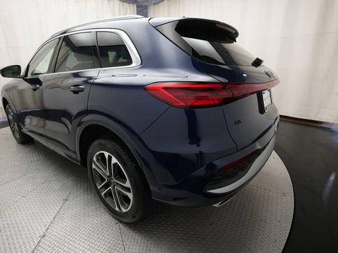 Used 2025 Audi Q5 Premium w/ Convenience Package image 36