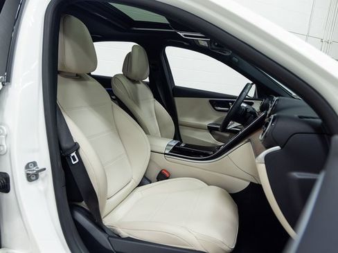 Used 2024 Mercedes-Benz C 300 4MATIC Sedan image 28