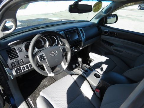 Used 2013 Toyota Tacoma 4x4 Double Cab w/ TRD Sport Pkg image 11