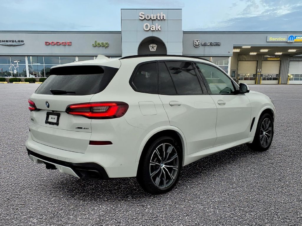 Used 2022 BMW X5 xDrive40i w/ M Sport Package AWD/4WD image 3