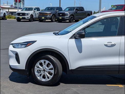 Used 2025 Ford Escape Active AWD/4WD image 11