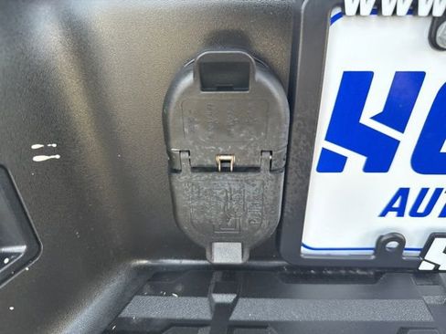 Used 2023 Nissan Frontier SV w/ SV Convenience Package image 20