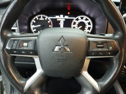 Used 2024 Mitsubishi Outlander SE FWD image 10