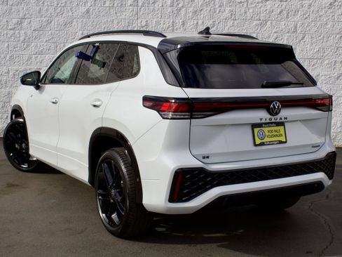 New 2026 Volkswagen Tiguan SE R-Line AWD/4WD image 6