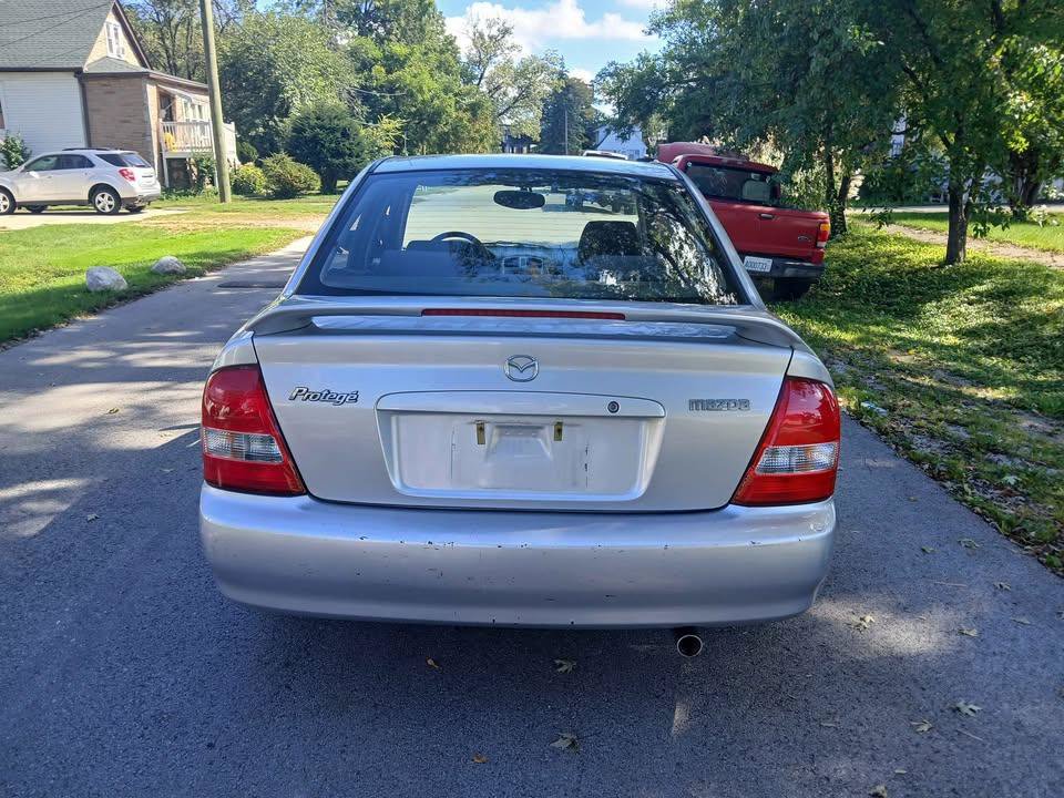 Used 2003 MAZDA Protege FWD image 9