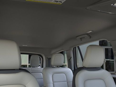 Used 2026 Lincoln Aviator AWD image 22
