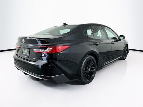 Used 2025 Toyota Camry SE FWD image 9