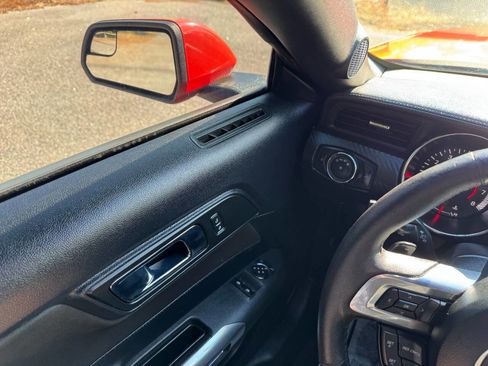 Used 2015 Ford Mustang V6 2dr Fastback image 26